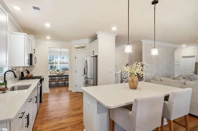 $409,000 | 4076 Moffre Drive, Boiling Springs, SC 29316