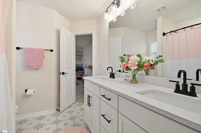 $409,000 | 4076 Moffre Drive, Boiling Springs, SC 29316