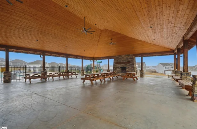 $409,000 | 4076 Moffre Drive, Boiling Springs, SC 29316