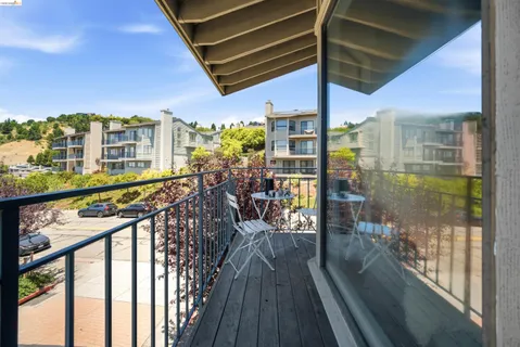 $1,098,000 | 3 Windward Hill, Oakland, CA 94618