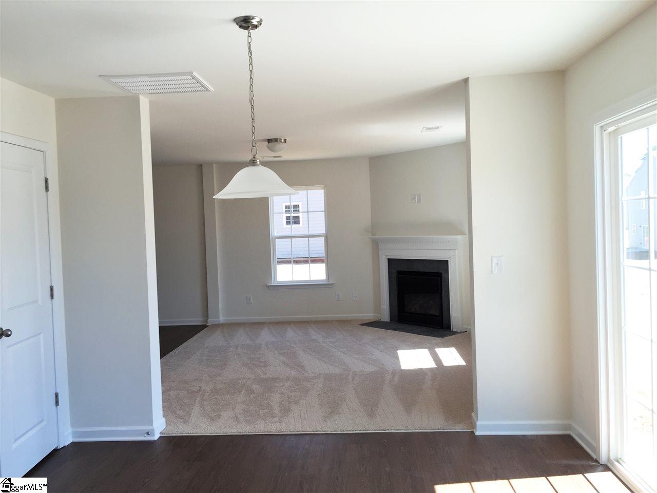 809 Brighton Ridge Court Wellford, SC 29385 - Photo 3 of 18 Gallery Image 3