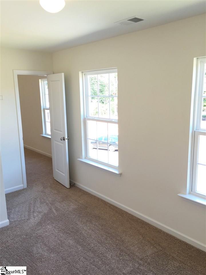 809 Brighton Ridge Court Wellford, SC 29385 - Photo 9 of 18 Gallery Image 9