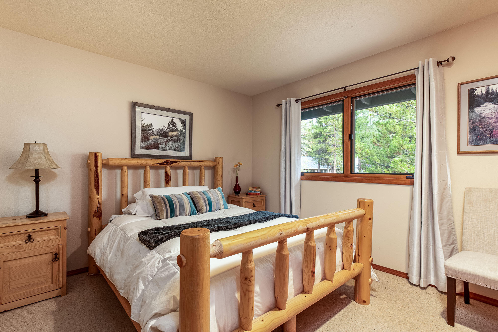 18143 Modoc Lane Sunriver, OR 97707 - Photo 17 of 28 Upstairs Bedroom