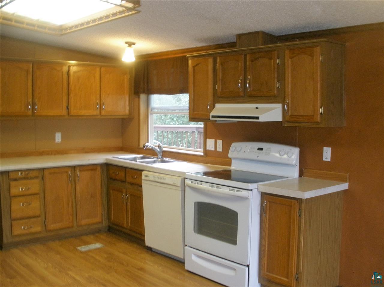 6458 Old Taft Road Duluth, MN 55803 - Photo 3 of 12 Kitchen space