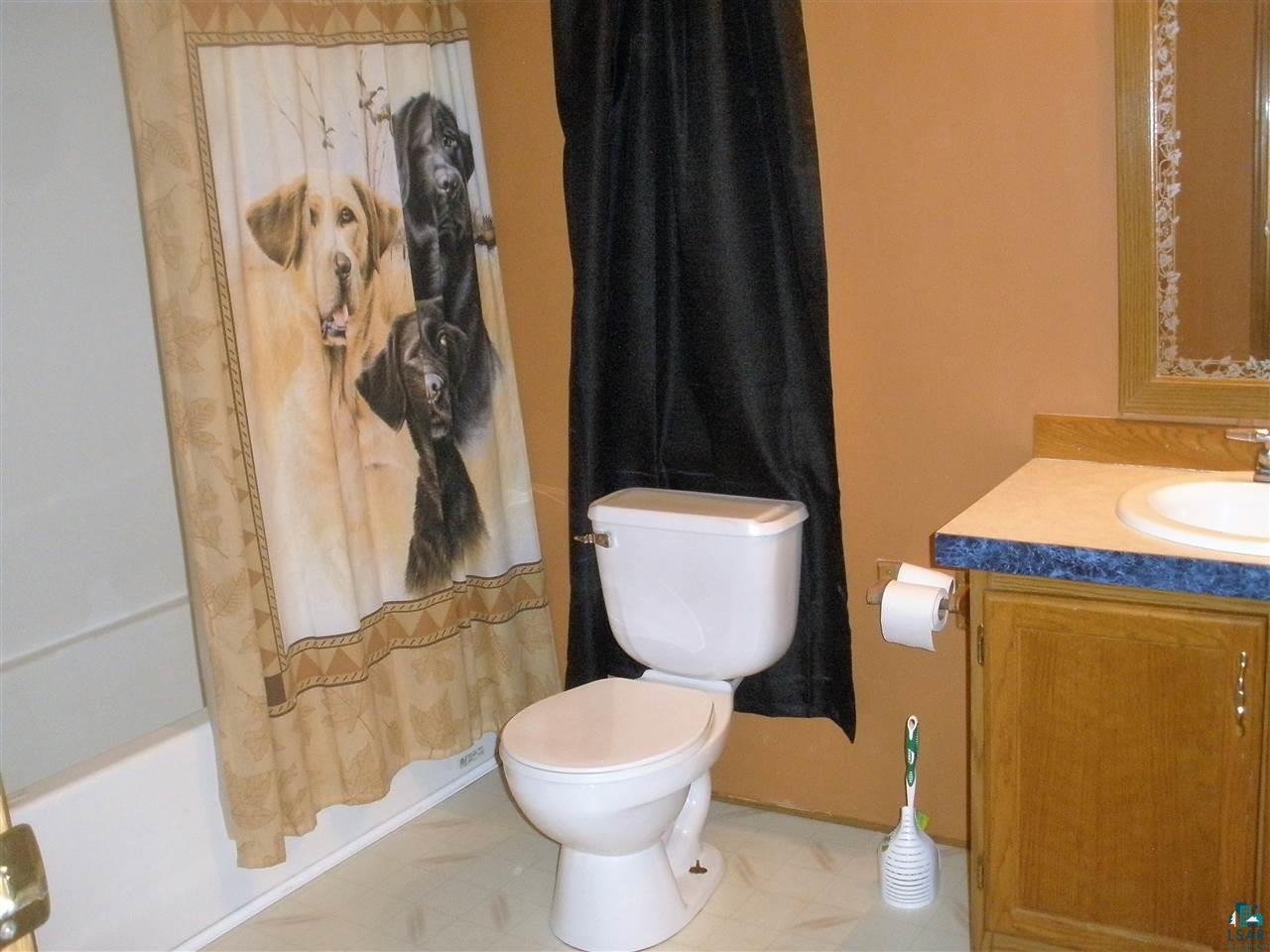 6458 Old Taft Road Duluth, MN 55803 - Photo 8 of 12 Second Bath