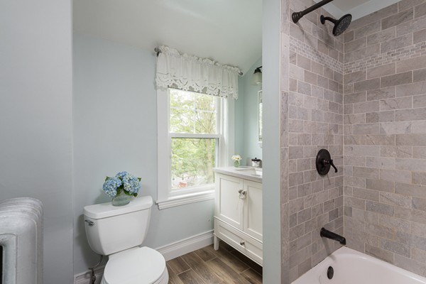 20 Simmons Road Hingham, MA 02043 - Photo 9 of 16 Gallery Image 9