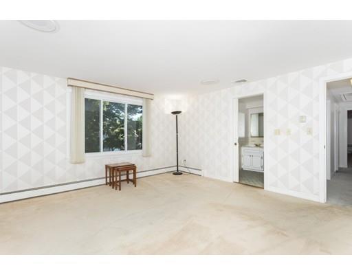 20 Edgemere Road Lynnfield, MA 01940 - Photo 23 of 36 Gallery Image 23