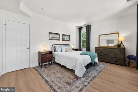 $330,000 | 14 Hillview Circle, Lansdowne, PA 19050