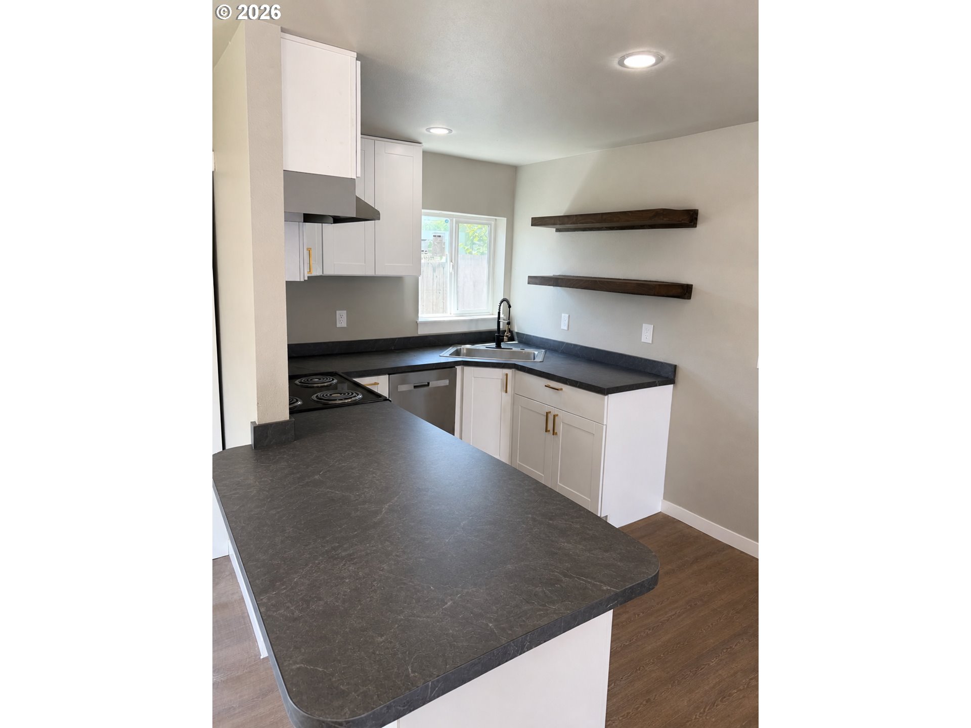 550 19th Street Springfield, OR 97477 - Photo 3 of 9