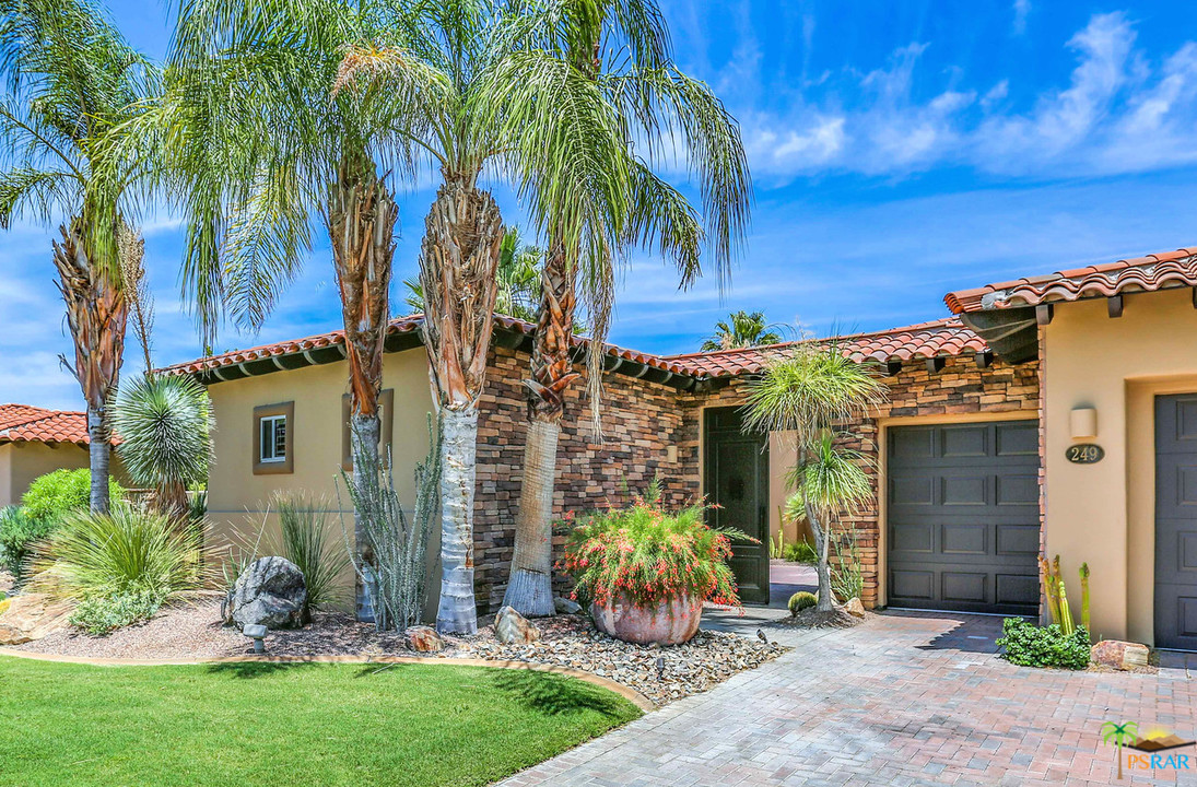 249 Loch Lomond Road Rancho Mirage, CA 92270 - Photo 11 of 48 Entrance to Patio