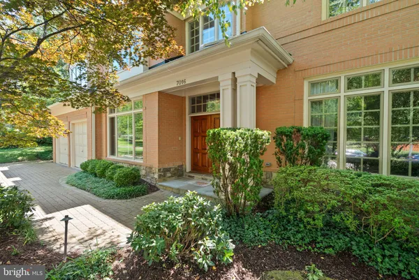 $2,275,000 | 7016 Winterberry Lane, Bethesda, MD 20817