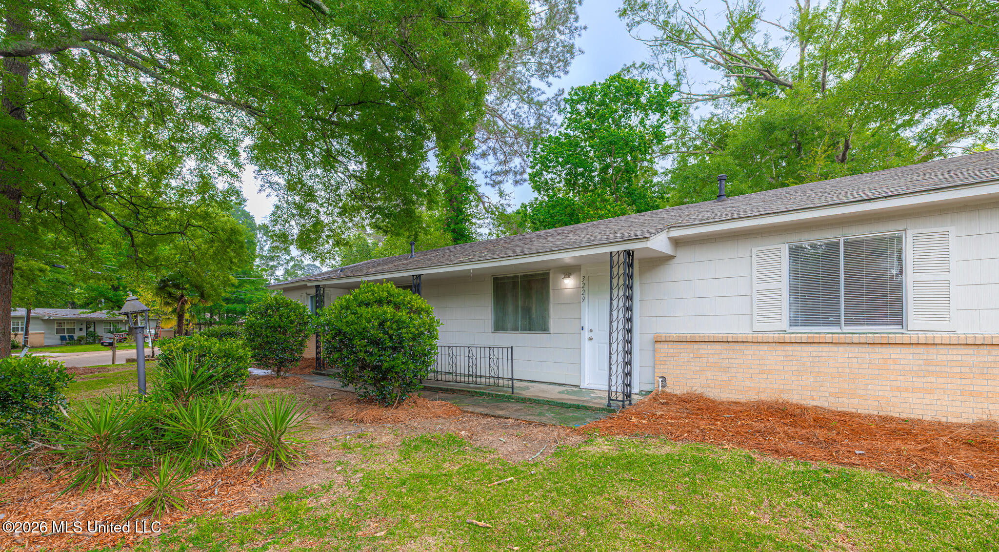 3229 Ridgeland Drive Jackson, MS 39212 - Photo 5 of 27 1R4A6902