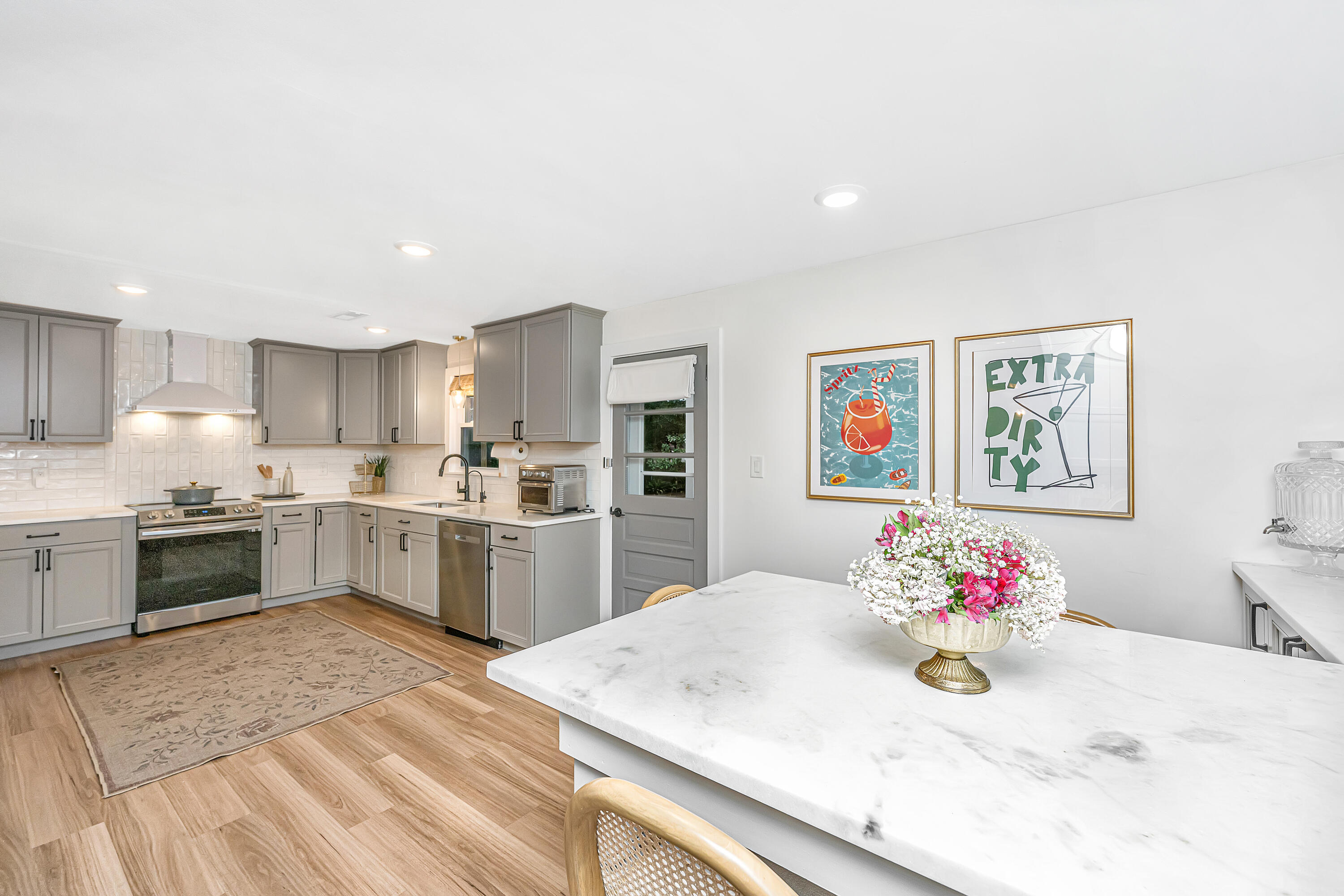 316 6th Avenue Mount Pleasant, SC 29464 - Photo 13 of 34 316_6thAvenue023