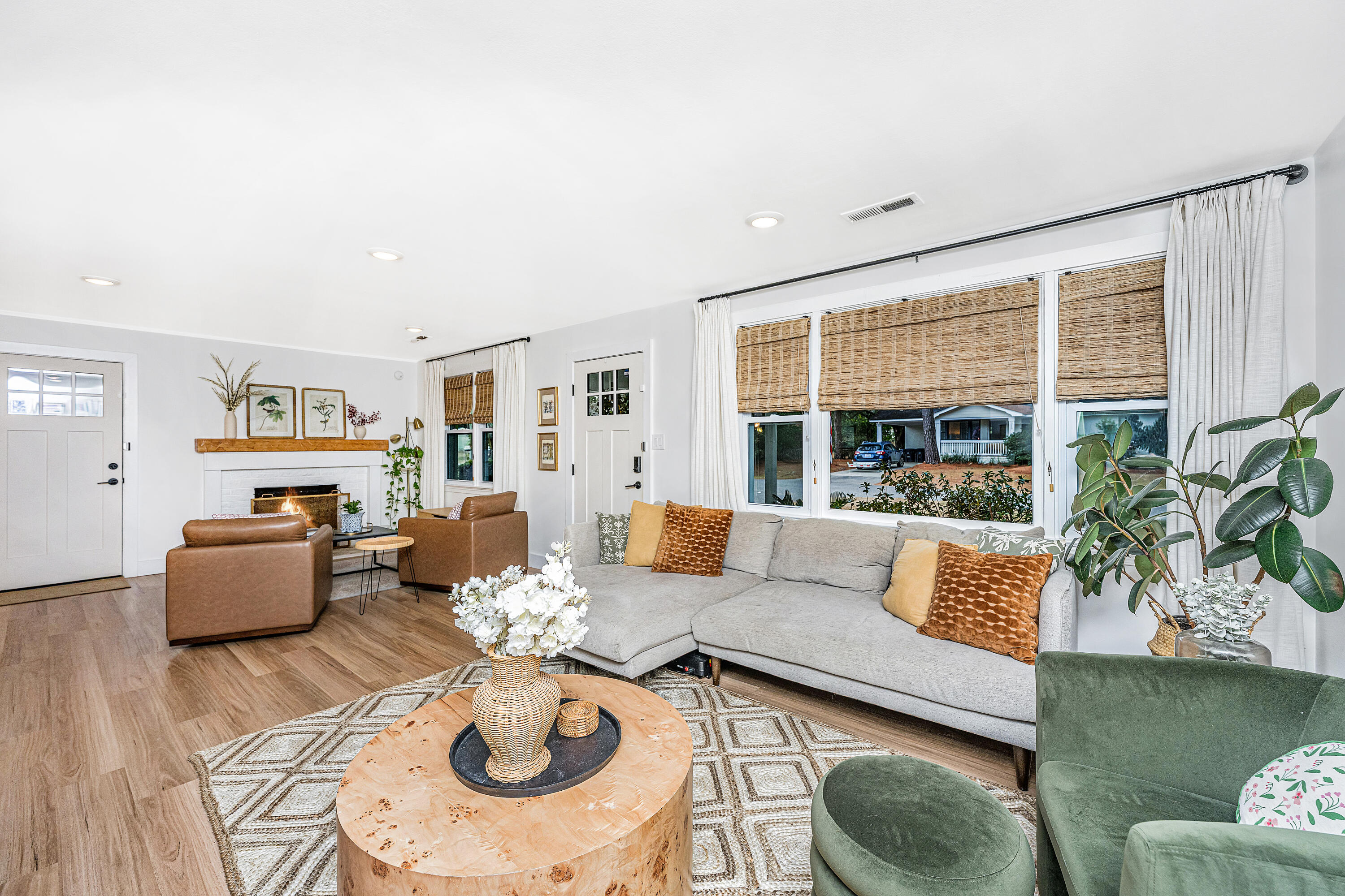 316 6th Avenue Mount Pleasant, SC 29464 - Photo 3 of 34 316_6thAvenue009