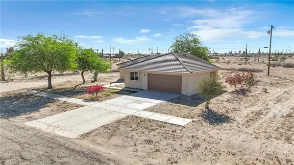 $2,000 | 1341 Beach Club Drive, Thermal, CA 92274
