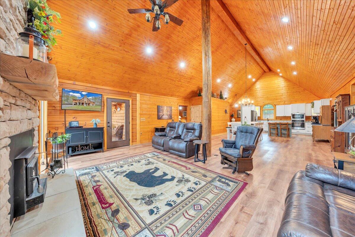 5526 Altice Road Moneta, VA 24121 - Photo 11 of 86 010-MIB09069