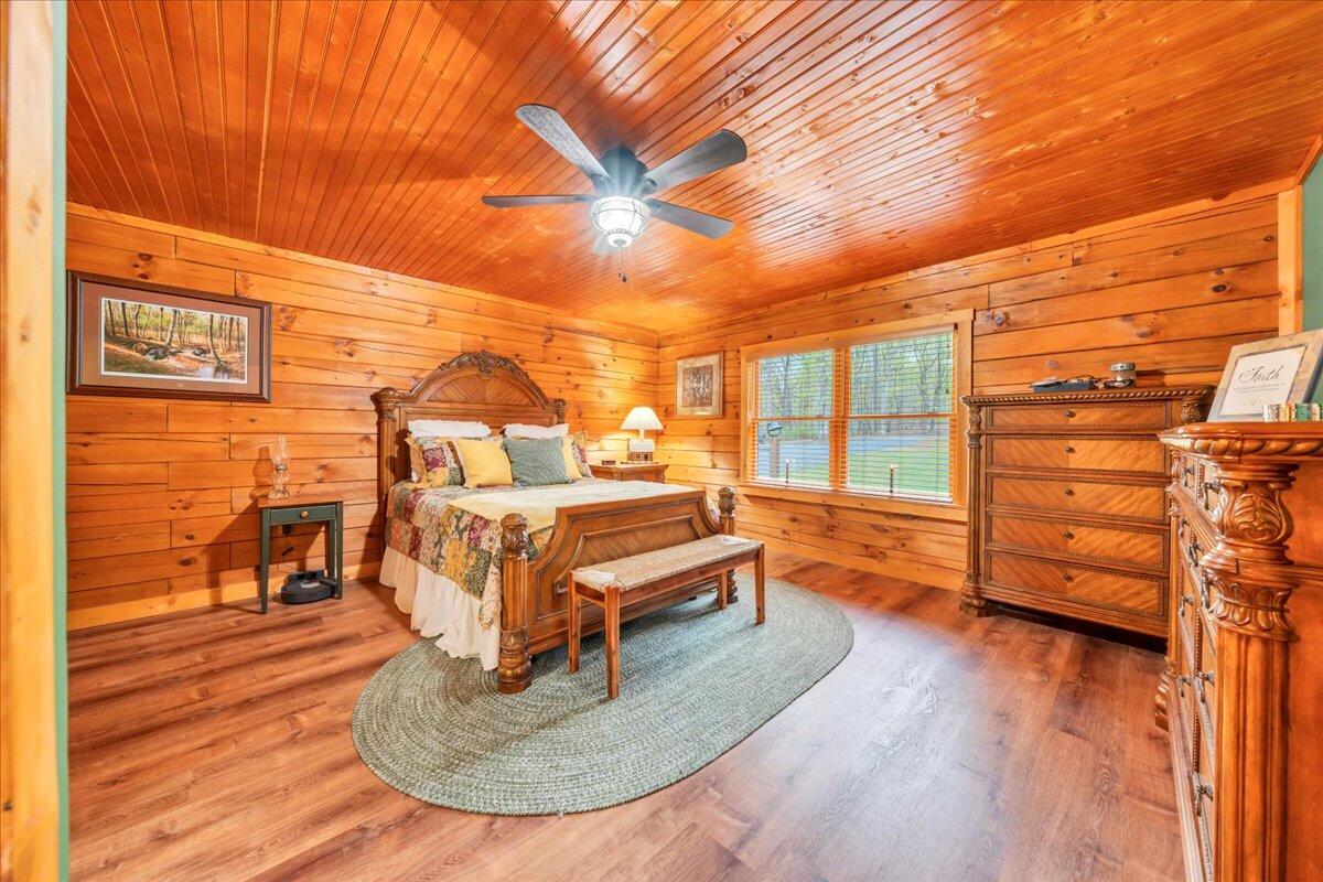5526 Altice Road Moneta, VA 24121 - Photo 29 of 86 Master Bedroom
