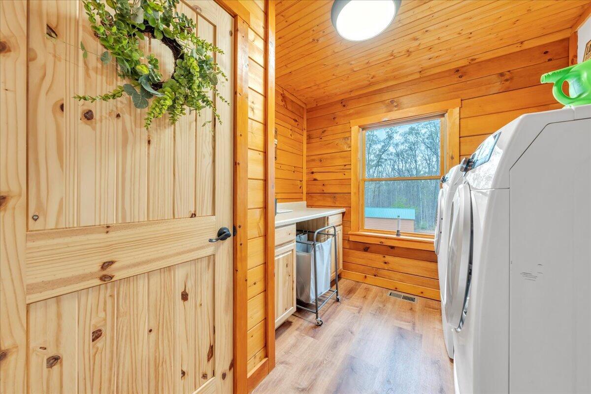 5526 Altice Road Moneta, VA 24121 - Photo 40 of 86 Laundry