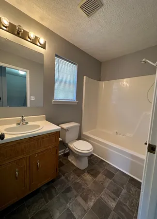 $1,395 | 1058 Bush Avenue, Oak Grove, KY 42262