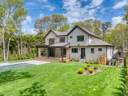 $3,595,000 | 3 Cosdrew Lane, East Hampton, NY 11937