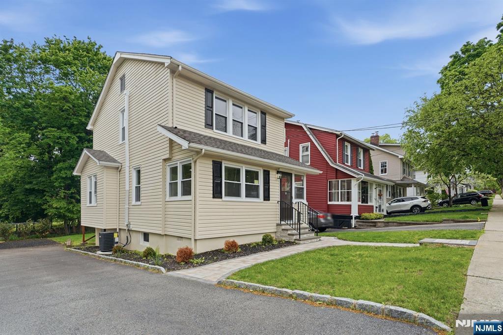 58 Yantecaw Avenue Bloomfield, NJ 07003 - Photo 1 of 36
