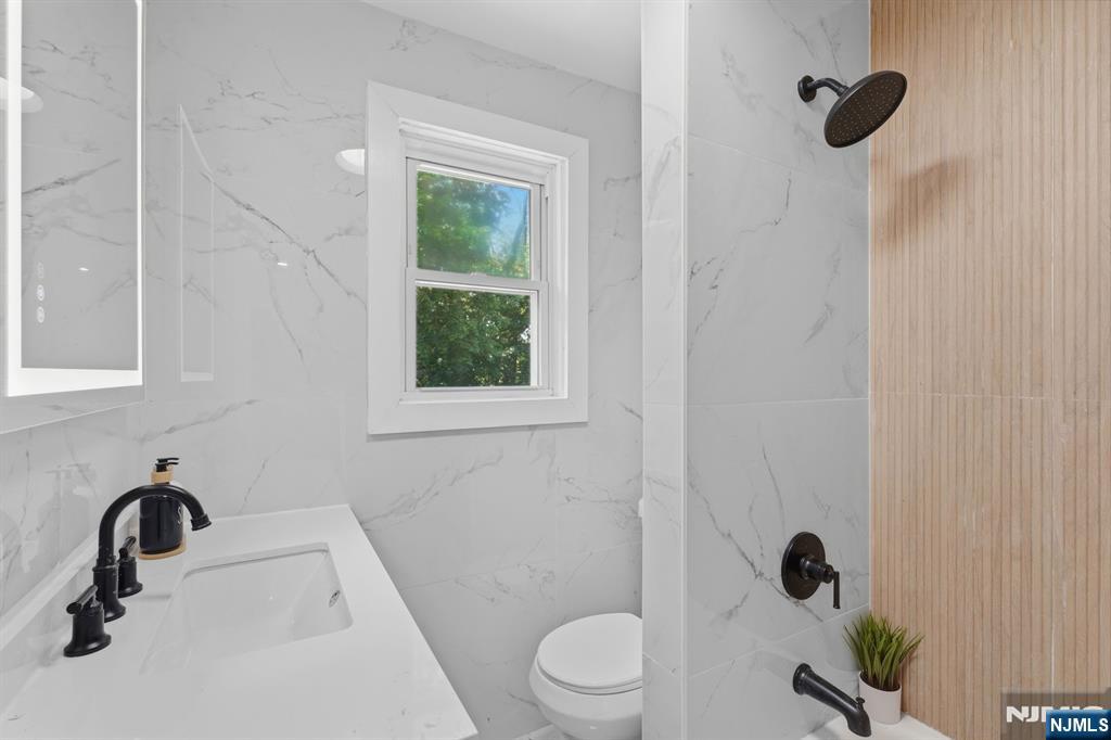 58 Yantecaw Avenue Bloomfield, NJ 07003 - Photo 16 of 36