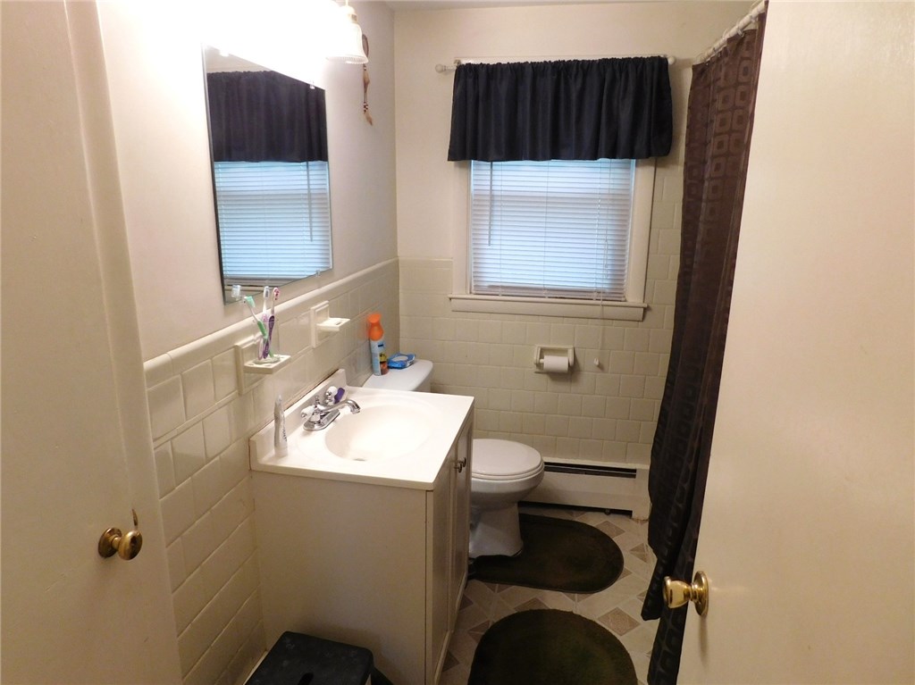 4 Mellon Road Warwick, RI 02889 - Photo 10 of 15 Bathroom