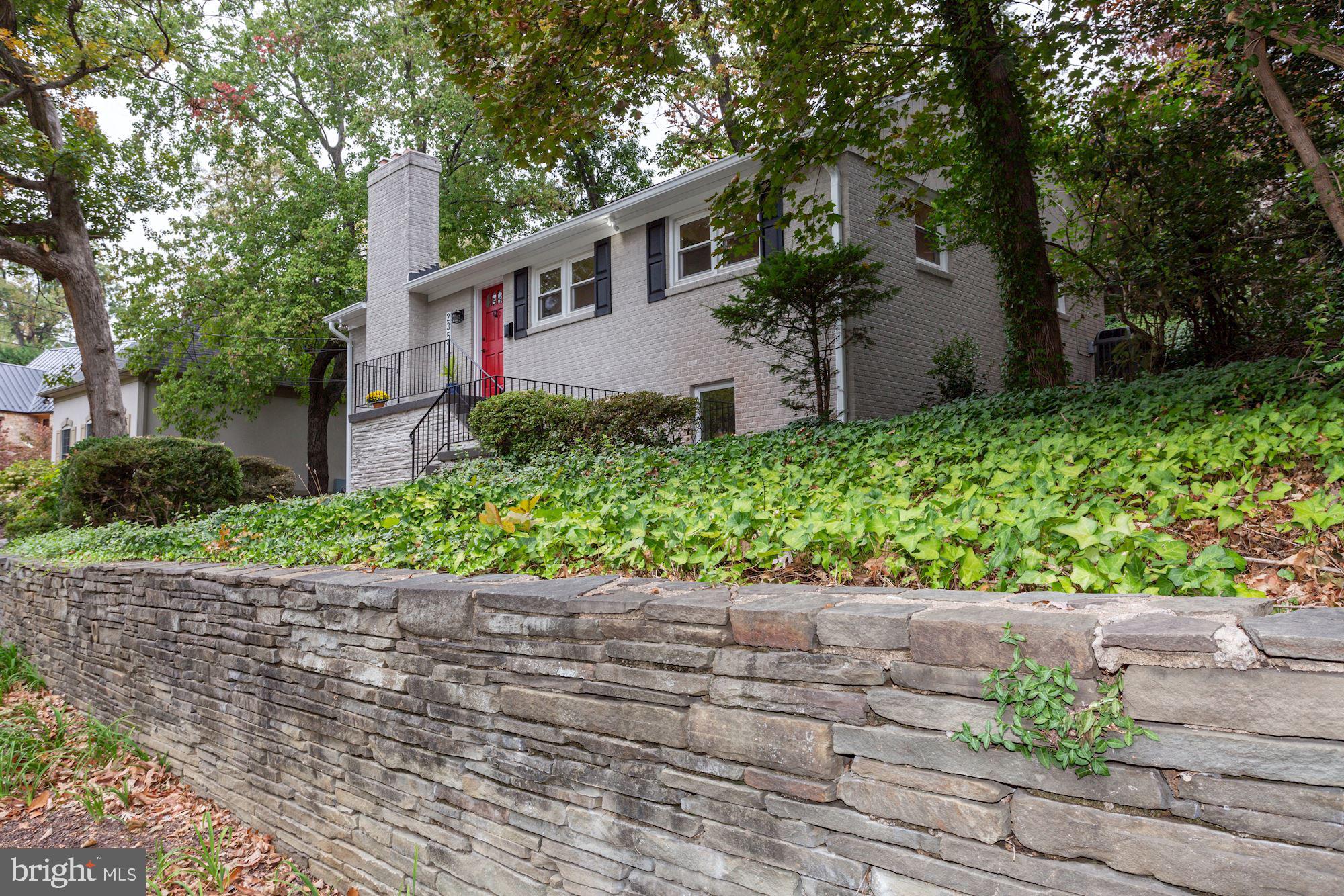 2357 South Arlington Ridge Road Arlington, VA 22202 - Photo 2 of 61