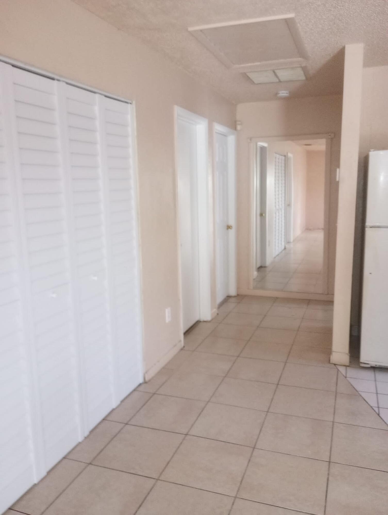 1677 West 27th Street, Unit B Riviera Beach, FL 33404 - Photo 7 of 9 bb1f89fa-d5f6-49c5-af85-fa4e66b79fd9