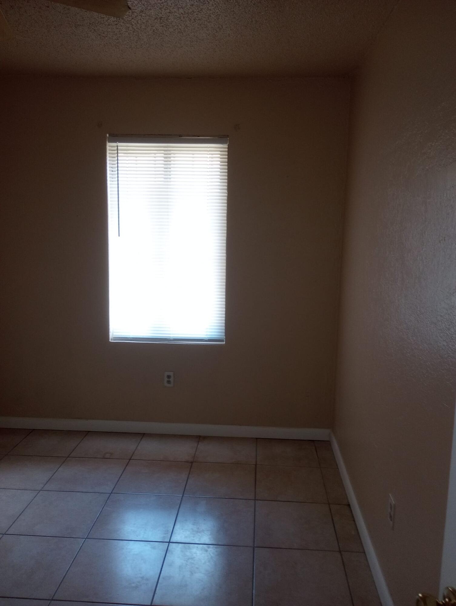 1677 West 27th Street, Unit B Riviera Beach, FL 33404 - Photo 8 of 9 cb9dea32-8c87-4f0b-8006-ac542e3d4e21