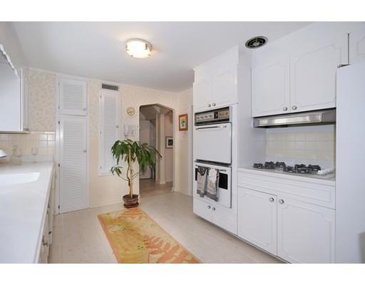 158 Payson Road Brookline, MA 02467 - Photo 11 of 27 Gallery Image 11