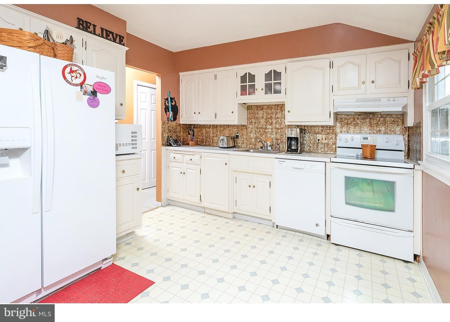 1209 Woodruff Road Glassboro, NJ 08028 - Photo 2 of 17 Kitchen