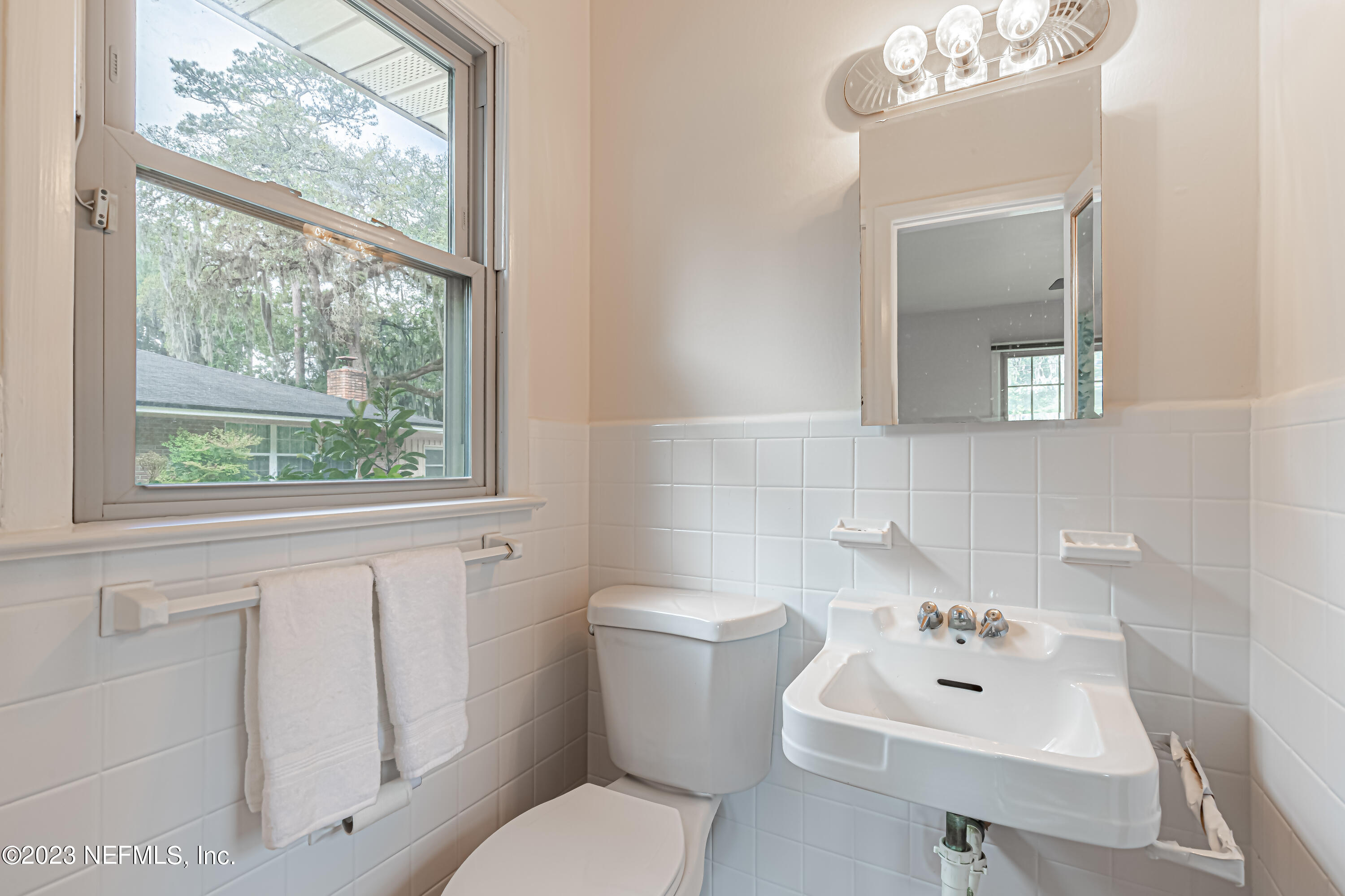 4114 Churchwell Road Jacksonville, FL 32210 - Photo 18 of 36 Bathroom
