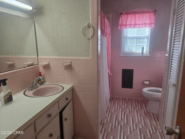 $239,000 | 1235 North Waukesha Street, Bonifay, FL 32425