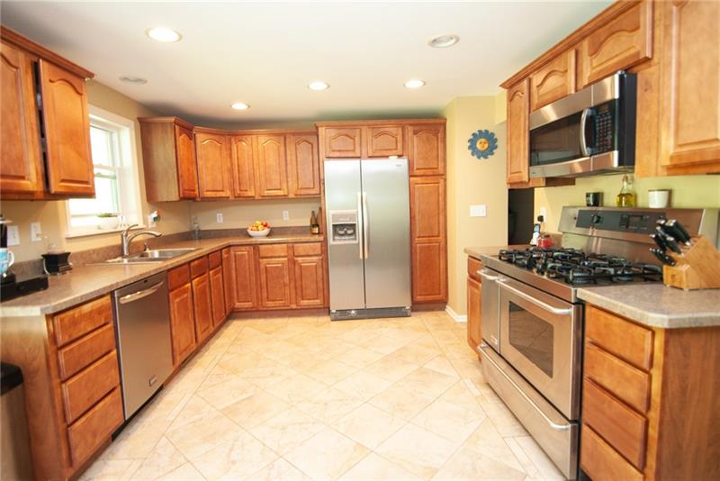 1926 Fox Chapel Road Pittsburgh, PA 15238 - Photo 12 of 25 Gallery Image 12