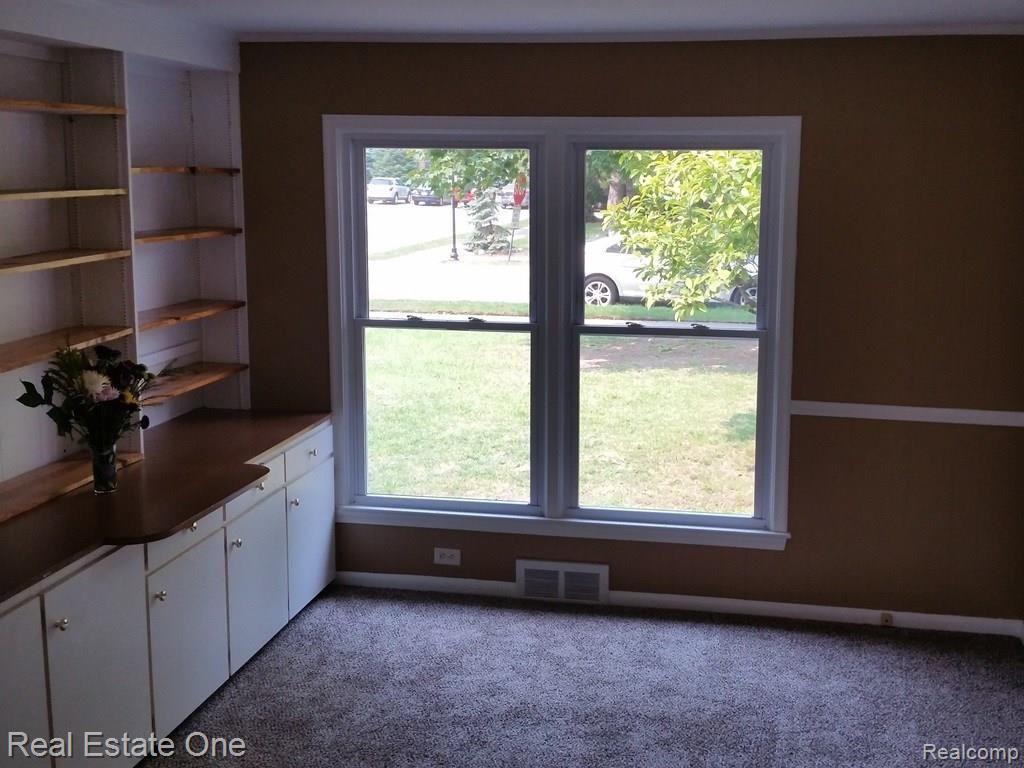 27 Millington Road Pleasant Ridge, MI 48069 - Photo 23 of 64 20170904_145806.jpg