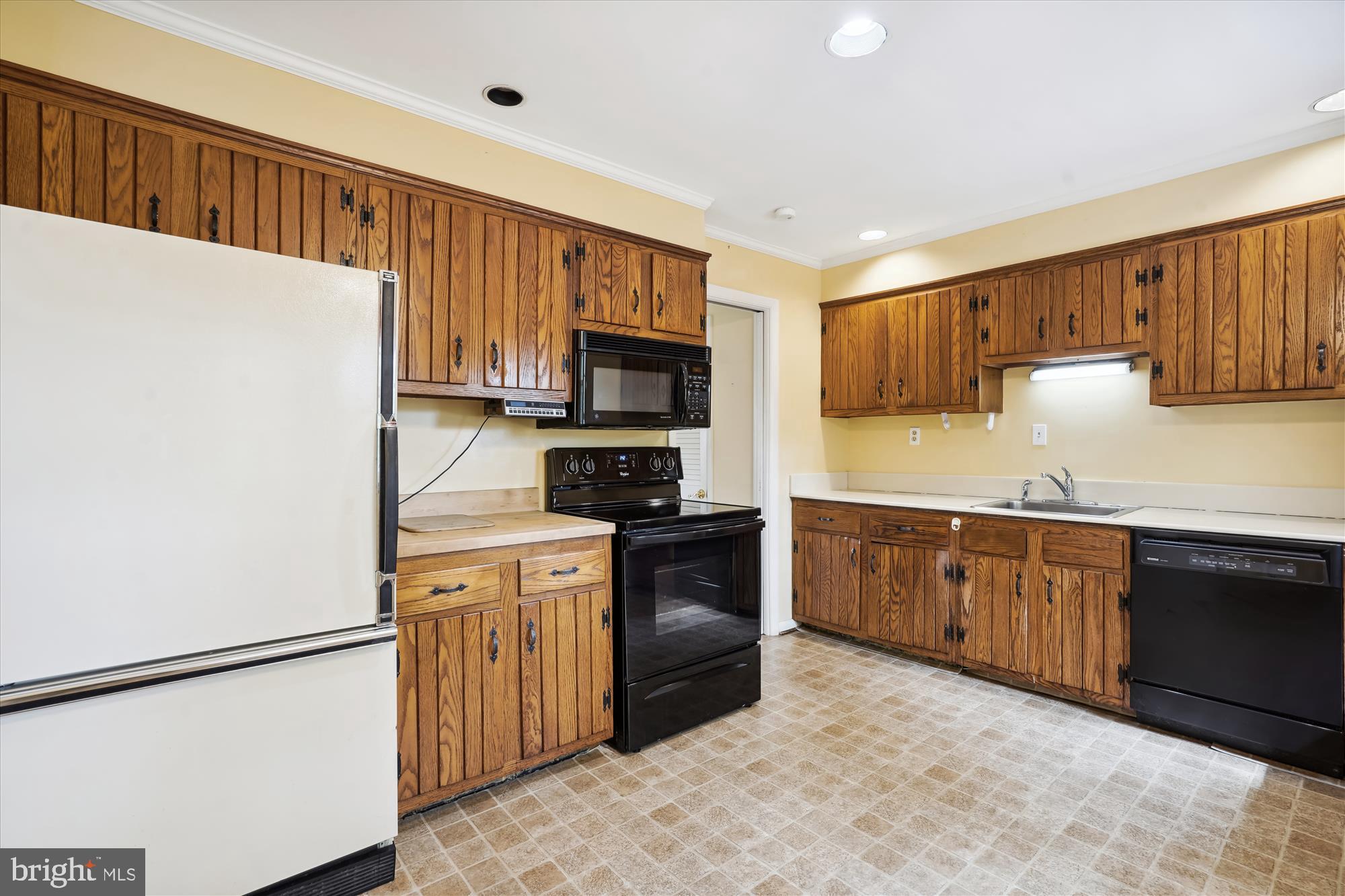 7107 Purdue Place McLean, VA 22101 - Photo 14 of 78 Eat-in Kitchen