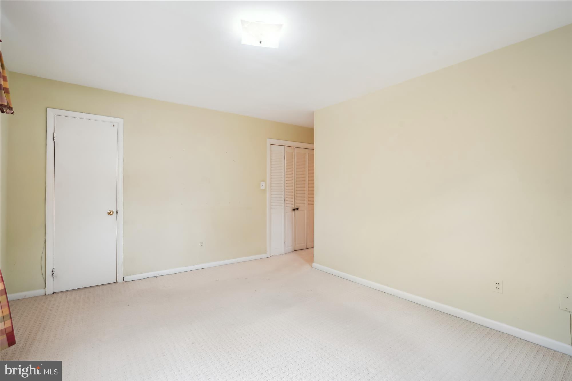 7107 Purdue Place McLean, VA 22101 - Photo 22 of 78 Walk-in Closet and En-suite Bathroom