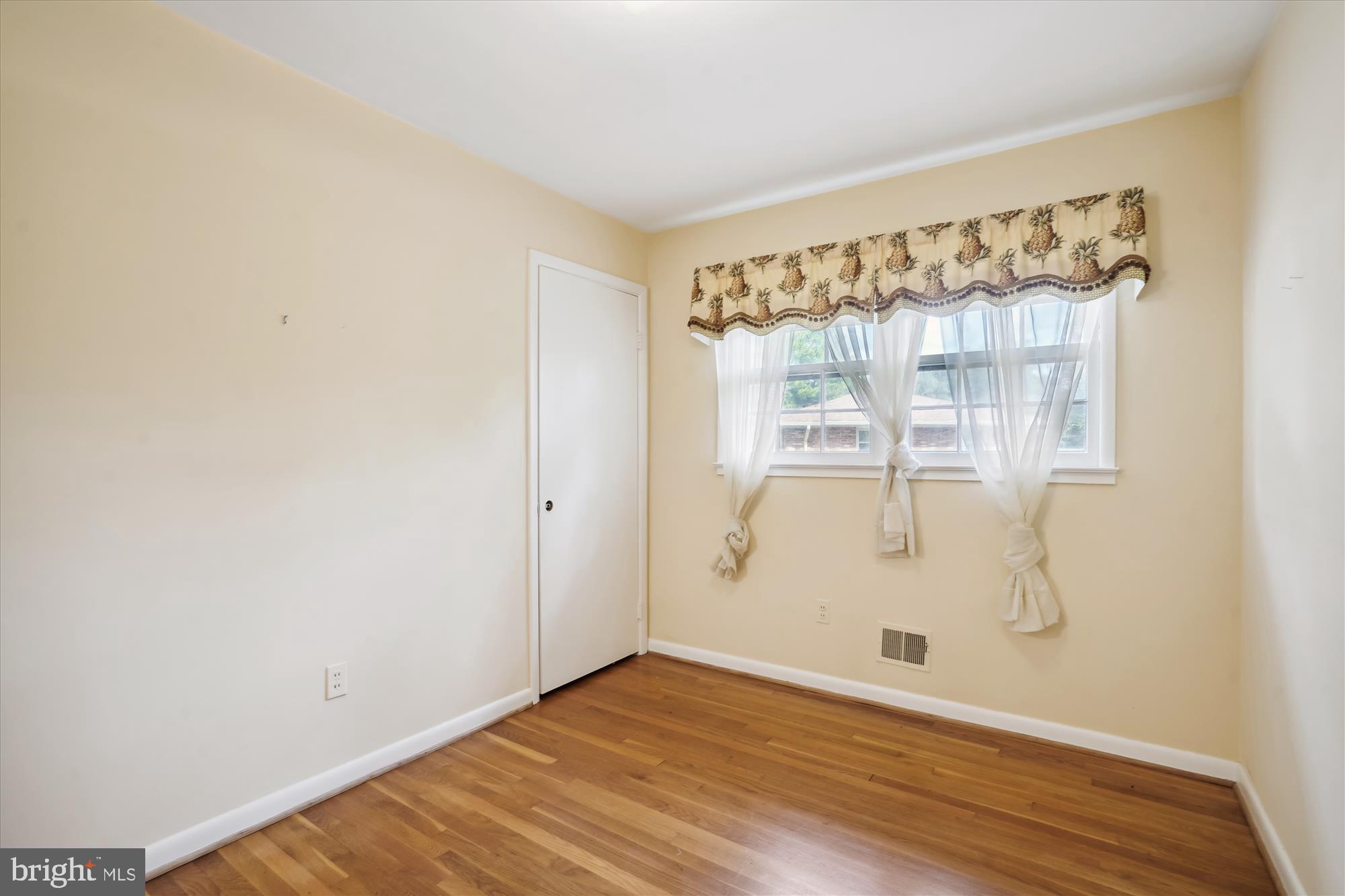 7107 Purdue Place McLean, VA 22101 - Photo 27 of 78 Hardwood Floors