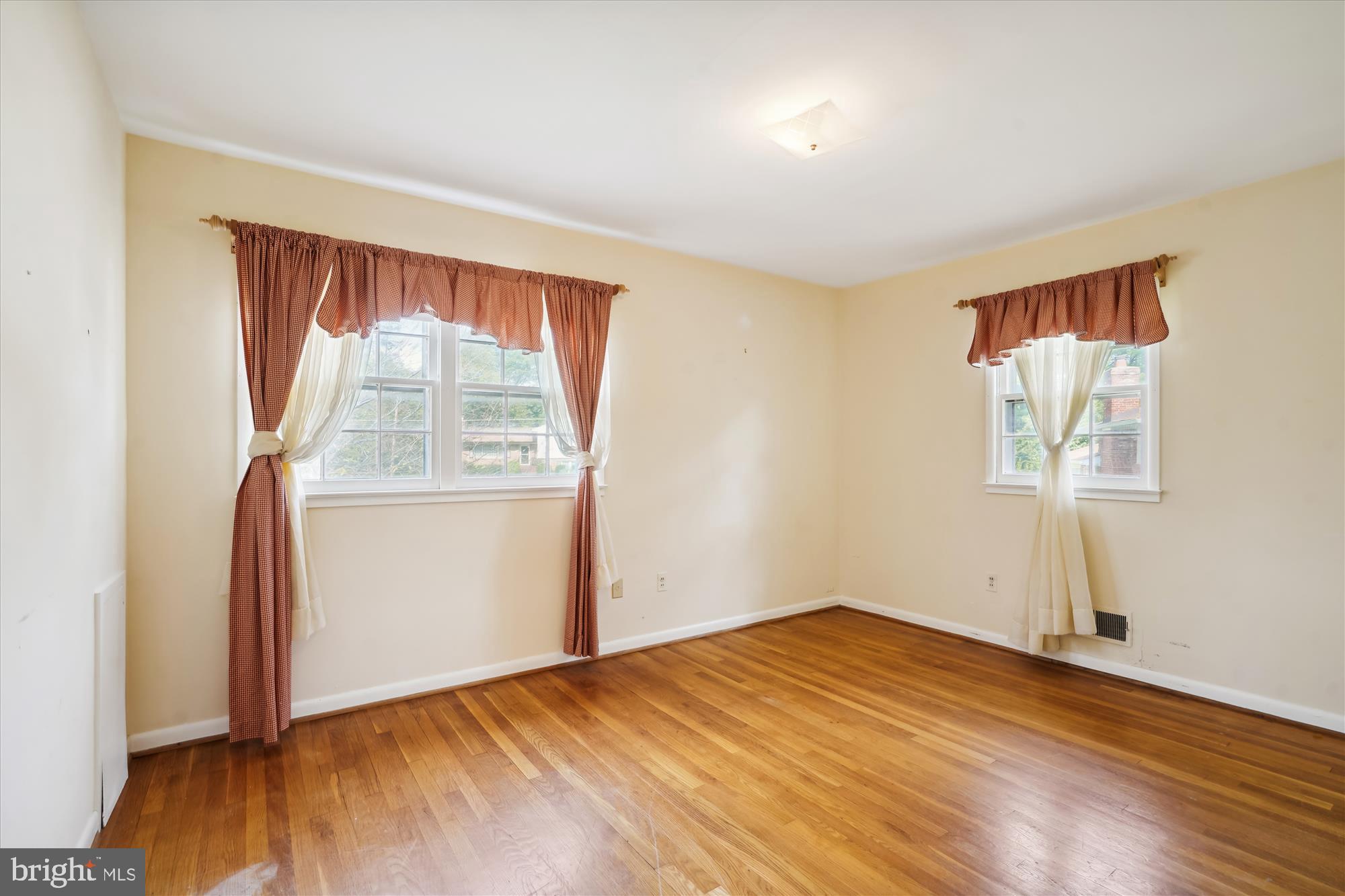 7107 Purdue Place McLean, VA 22101 - Photo 29 of 78 Bedroom 3