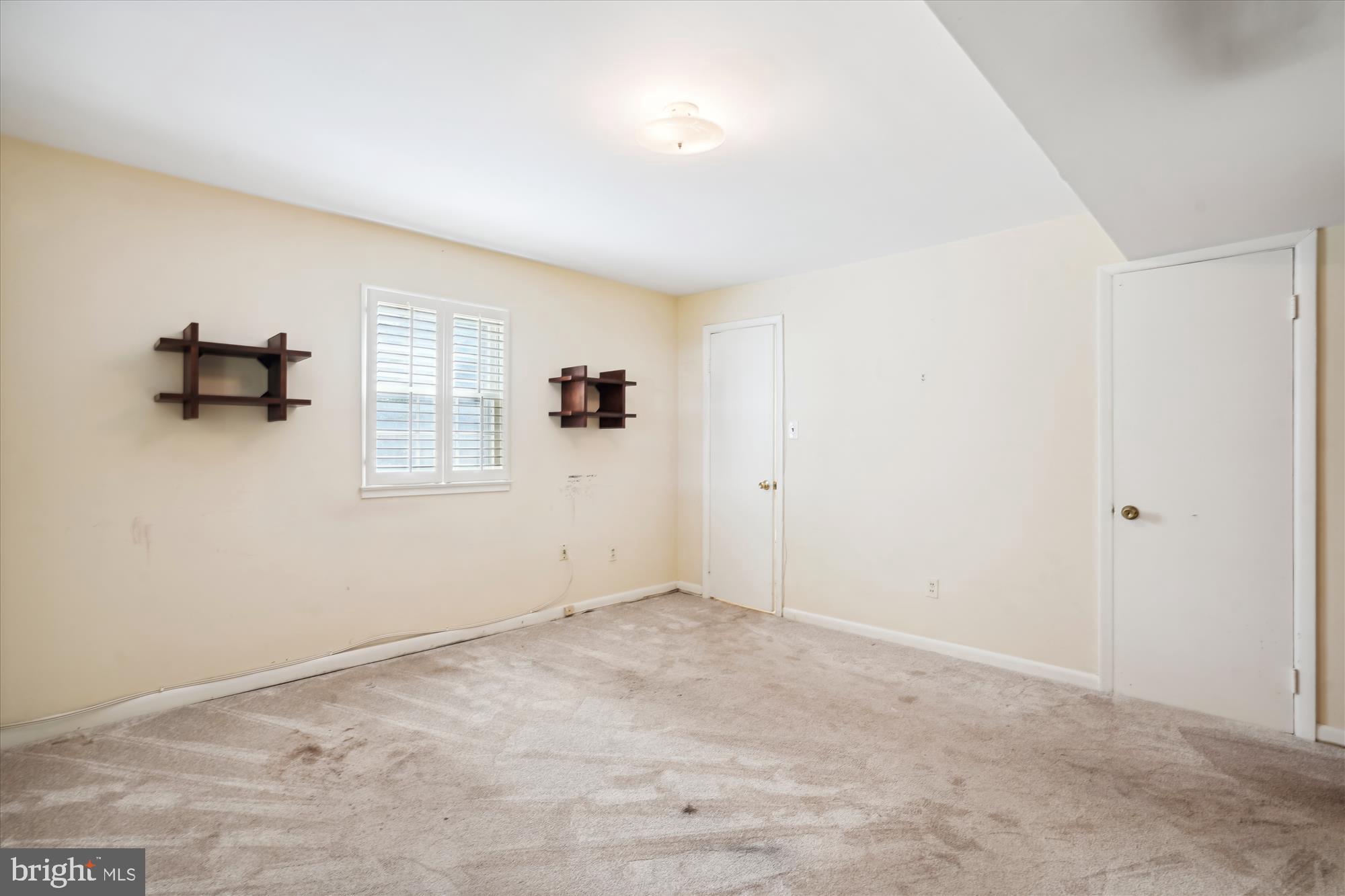 7107 Purdue Place McLean, VA 22101 - Photo 39 of 78 Window Shutters