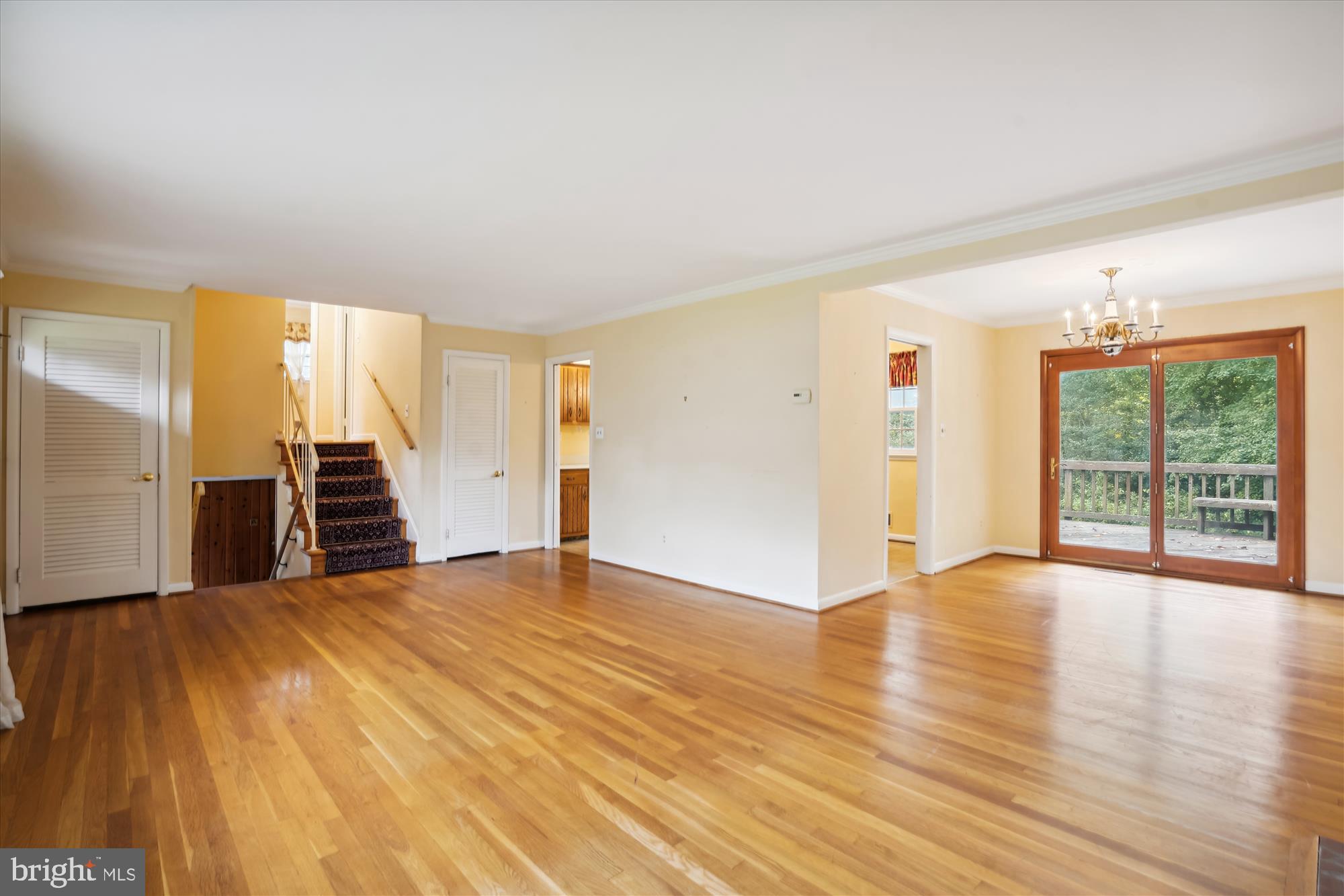 7107 Purdue Place McLean, VA 22101 - Photo 9 of 78 Large Living Room