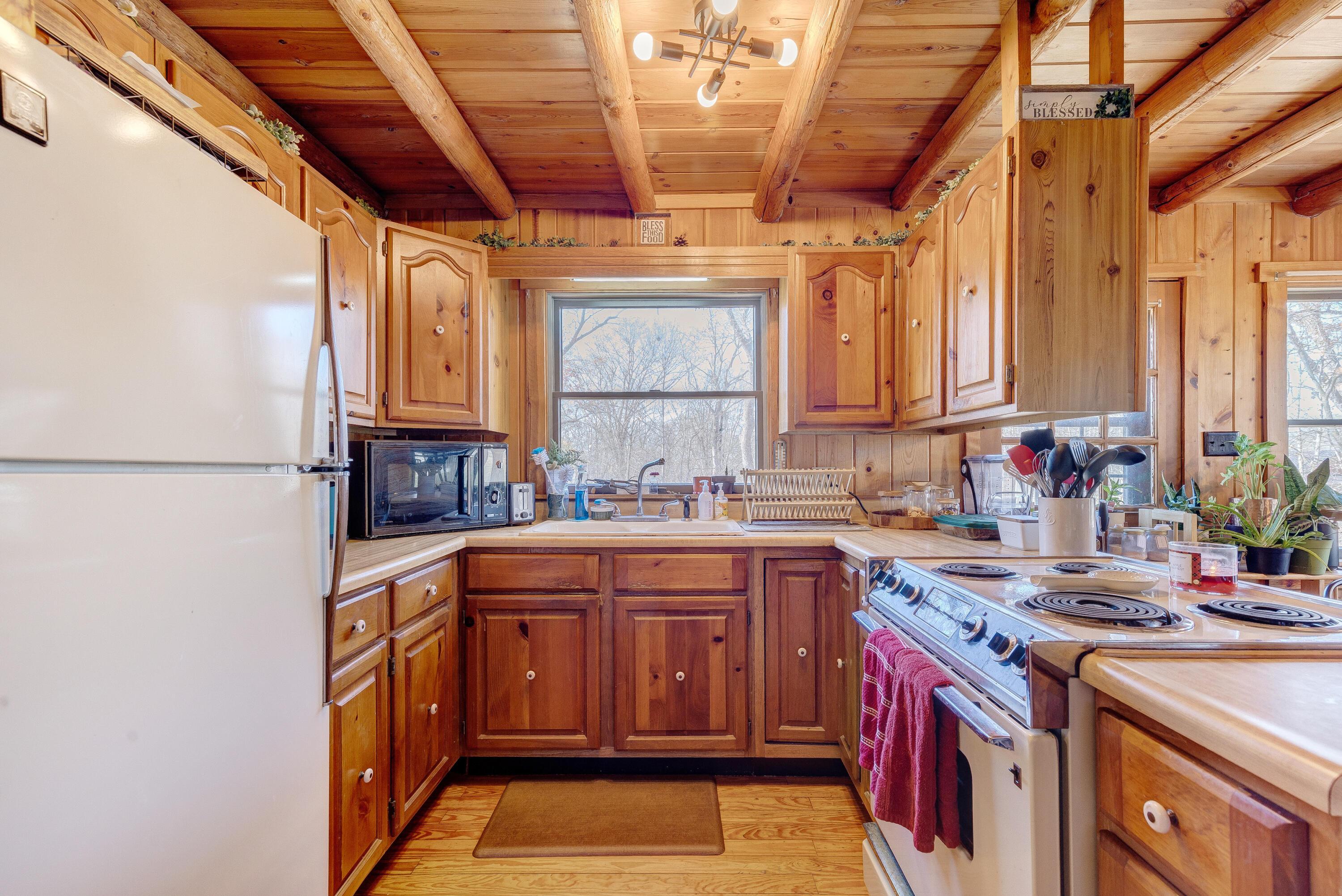 21941 Ringgold Southern Road Circleville, OH 43113 - Photo 14 of 37 Kitchen