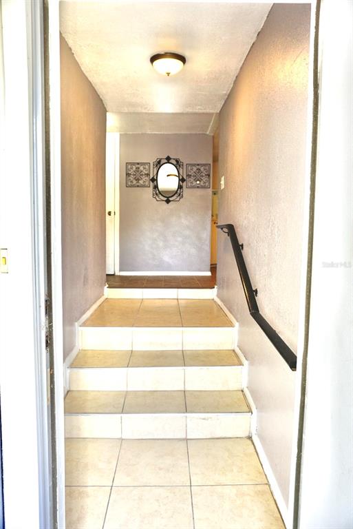 980 7th Street Northwest, Unit 71 Largo, FL 33770 - Photo 4 of 23 a view of entryway