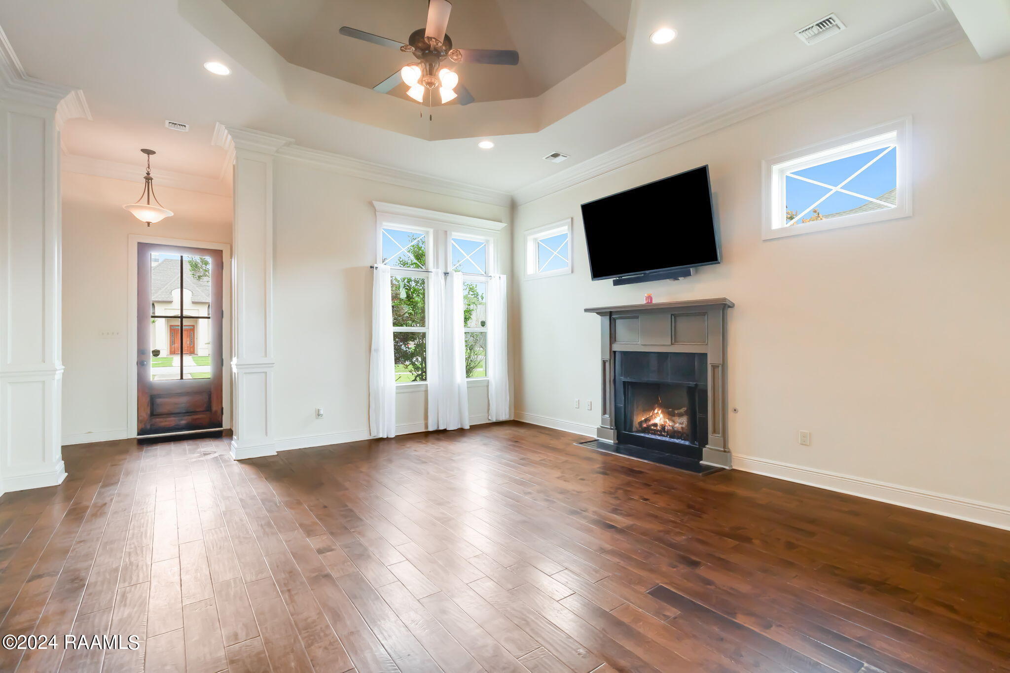 205 Ruidoso Drive Lafayette, LA 70503 - Photo 4 of 21 Living room:Entry way