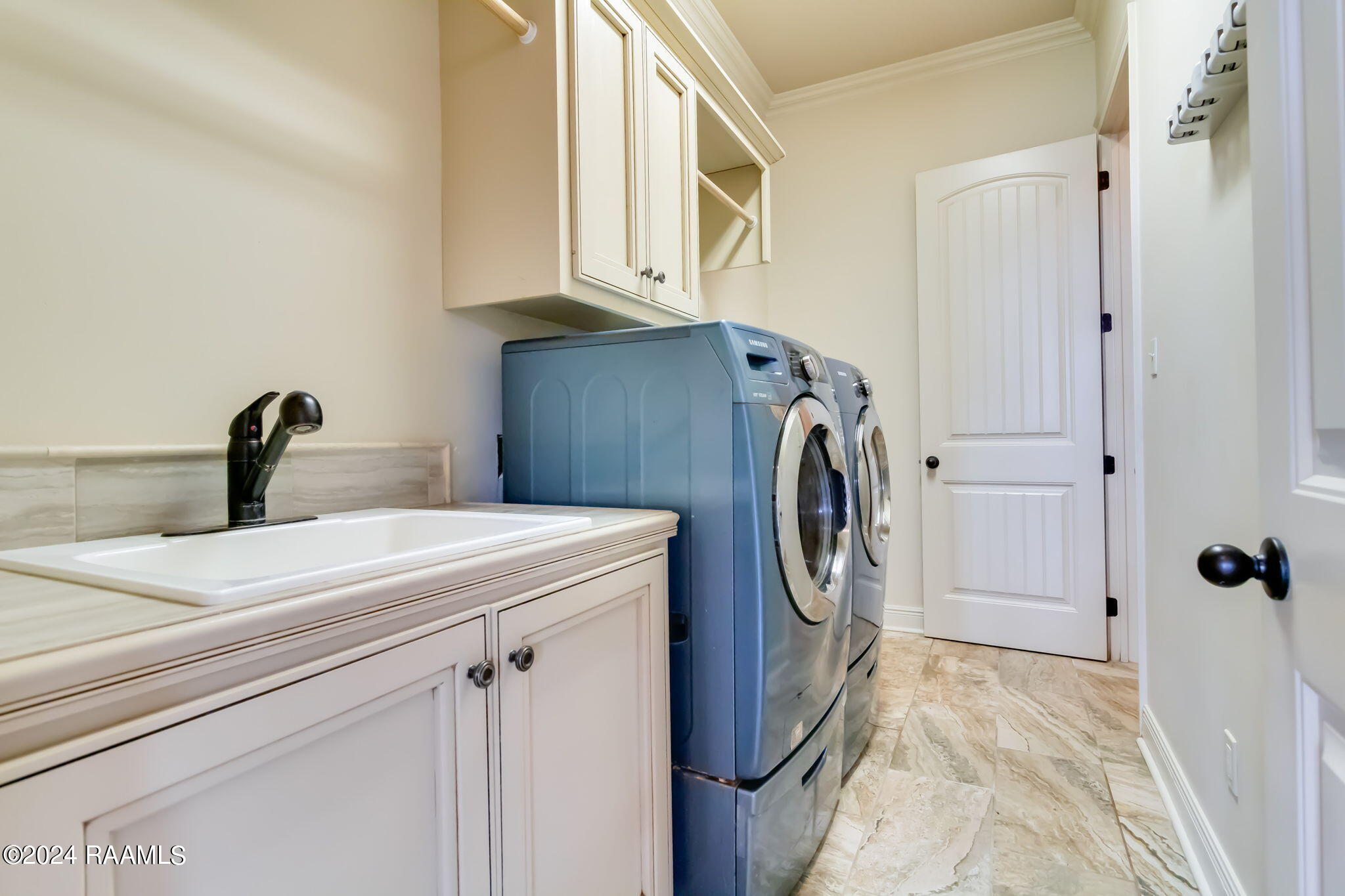 205 Ruidoso Drive Lafayette, LA 70503 - Photo 8 of 21 Laundry room