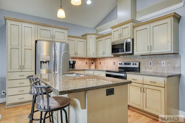 $599,000 | 6349 East Tower Castle Loop, Ammon, ID 83406