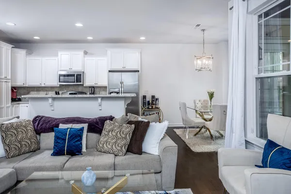 $2,080 | 264 Wembley Drive, Clayton, NC 27527