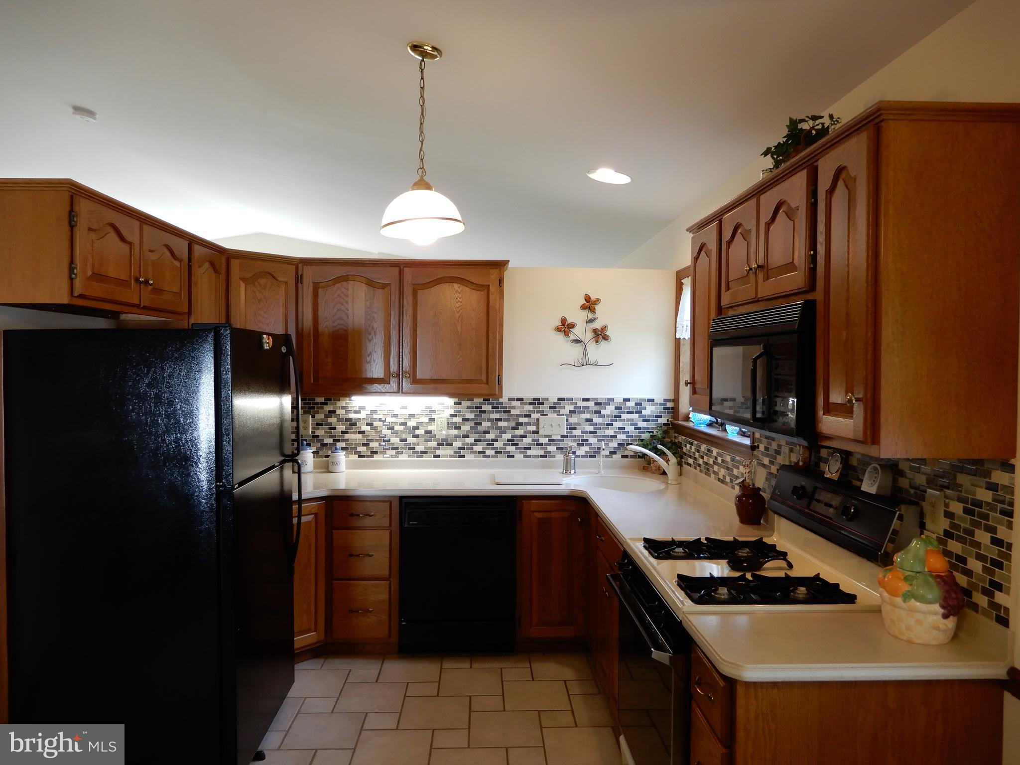 1141 Tuckerton Road Reading, PA 19605 - Photo 24 of 50 Corian Countertops with beautiful Backsplash