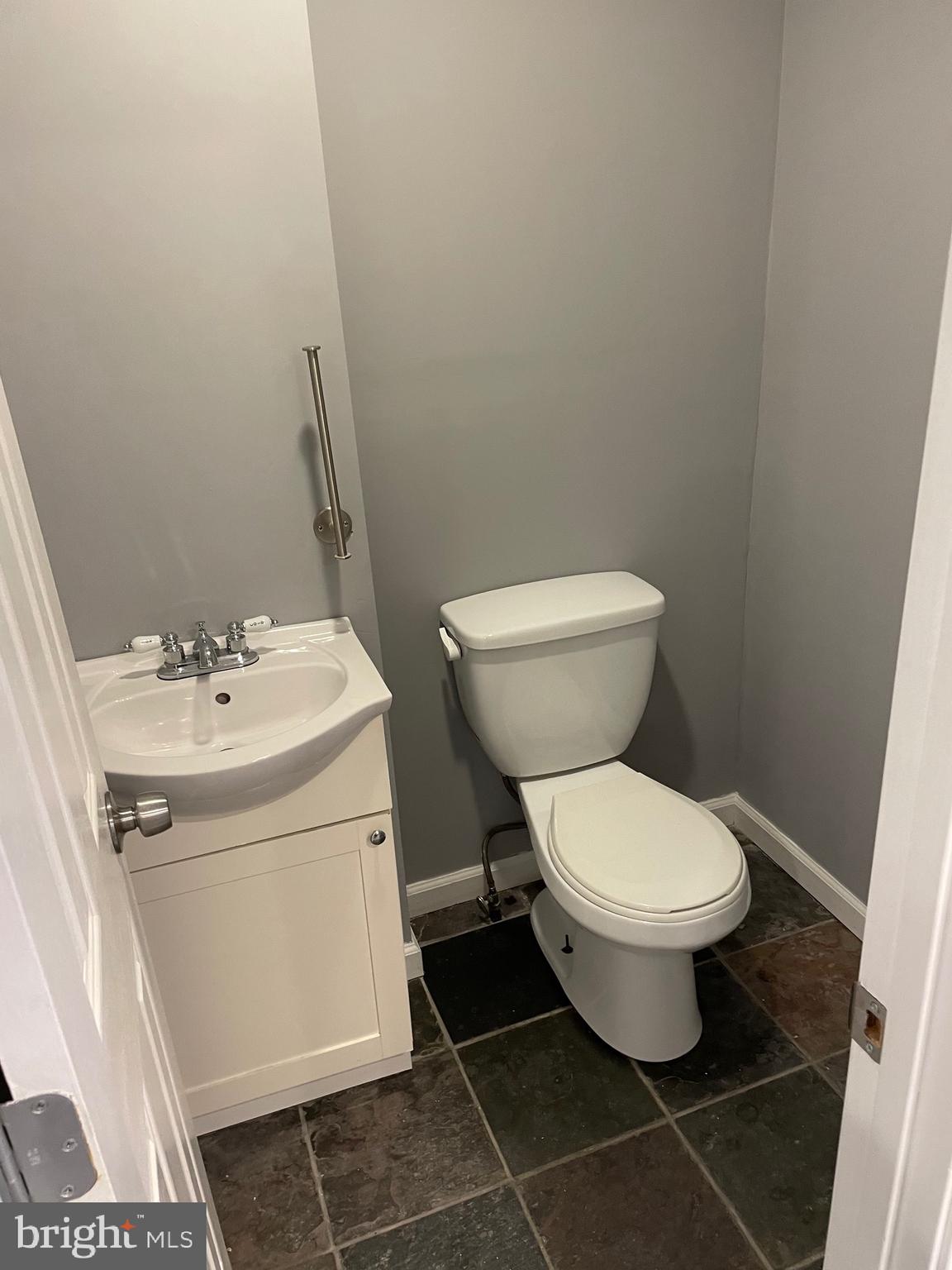 2909 Federal Street Baltimore, MD 21213 - Photo 10 of 33 Unit 1 Half Bath / Main Level